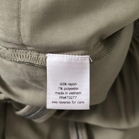 ELIZABETH and James Olive Green Romper/Jumpsuit Size M - Picture 9 of 9